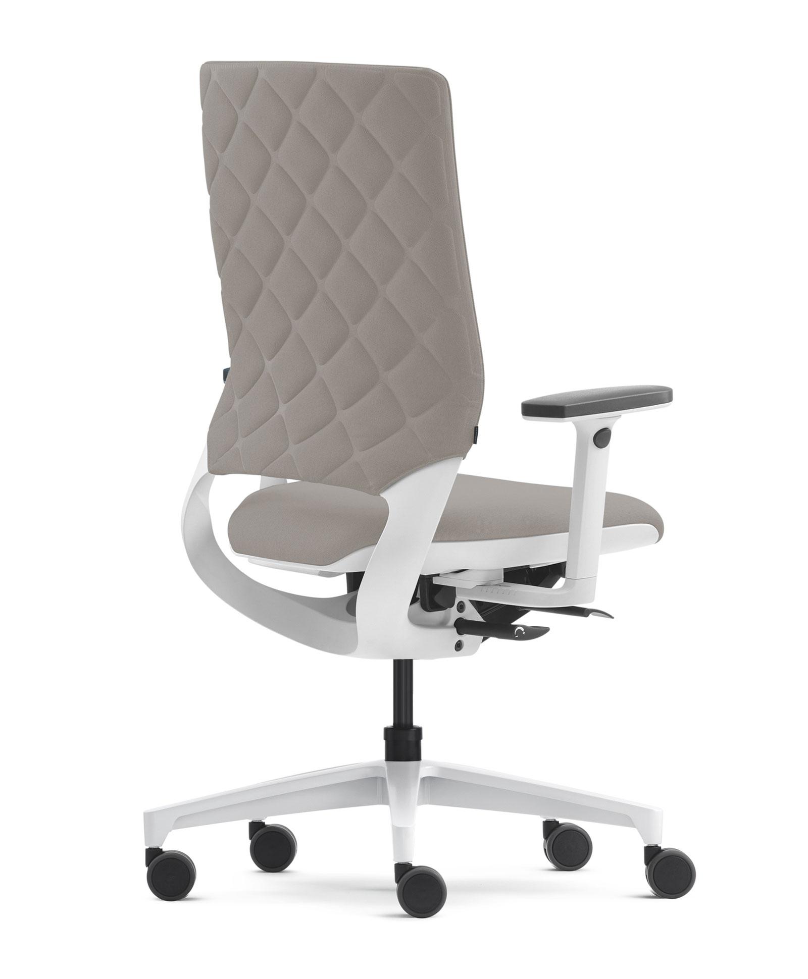 Klöber Mera Mer94 wit Cura zand 61168 | www.bureaustoel.nl