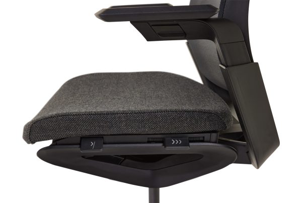 Ahrend Remode Type AxNPR Black Edition Synchroon mechanisme met tegendruk instelling | www.bureaustoel.nl