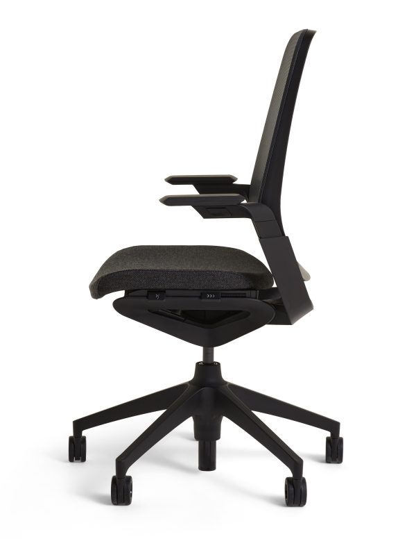 Ahrend Remode Type AxNPR Black Edition Gestoffeerde zitting Netweave rugleuning | www.bureaustoel.nl